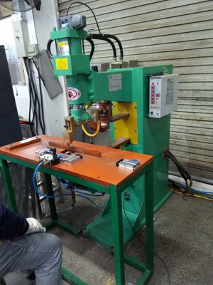 Mesin Las Spot Stainless Steel 100KVA Tekanan Udara Multi Spot Tukang Las